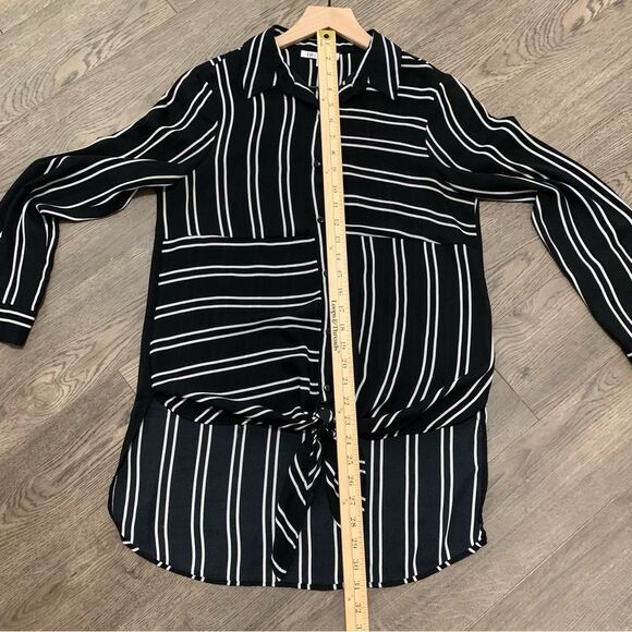 DR2 Tie Front Blouse Women’s XS Black White Block Stripe High Low Button Up. - Picture 11 of 12